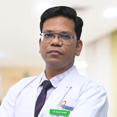 dr-rajeev-kumar-best-dermatologist-skin-specialist-in-bareilly-gangasheel-hospital